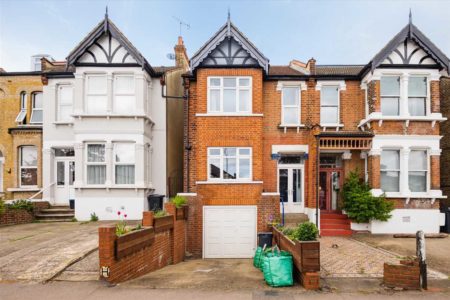 Chigwell Road, South Woodford, London, E18
