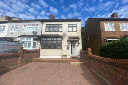 Ashvale Gardens, Collier Row